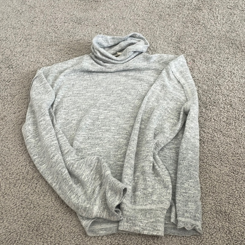 grey turtleneck - s